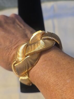 Plunder Gold-Tone Woven Statement Bangle Bracelet Stretch New